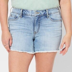 NWT Torrid Light Blue Frayed Hem Mid-Rise Mid Short Vintage Stretch Denim 5X